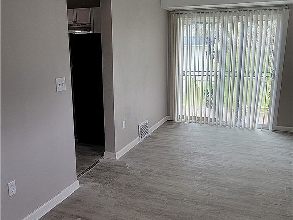 4th image of 3669 E 149th St