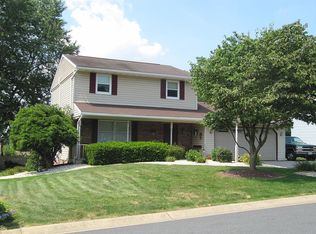 328 Barberry Dr, Lancaster, PA 17601