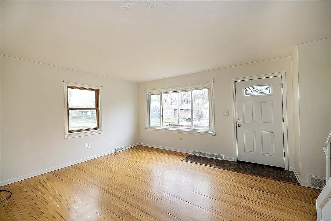 4 bed, 1120 sqft, $1,550 — Photo 1