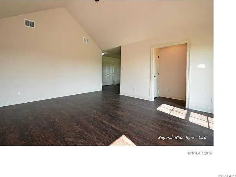 503 Oak Ridge Dr — Photo 2