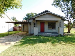 445 W Lynn St, Slaton, TX 79364