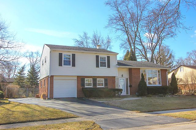 1351 E Michele Dr Palatine IL 60074 Zillow