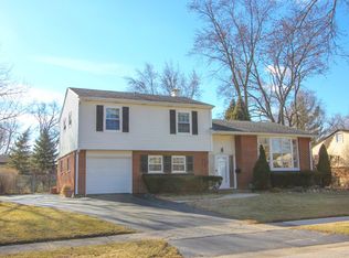 1351 E Michele Dr, Palatine, IL 60074