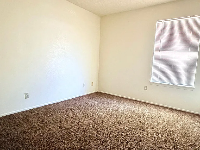 8449 Viburnum Ave — Photo 11