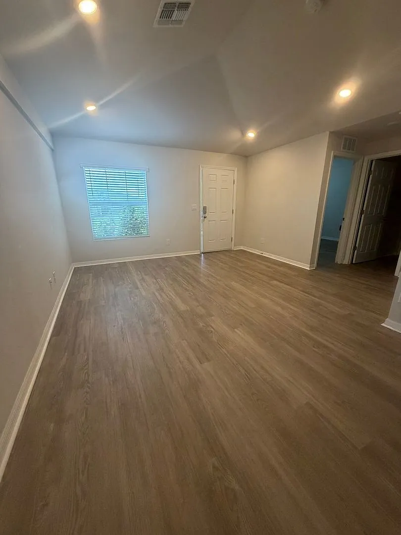 2 bed, 2.0 bath, $1,450 — Photo 3