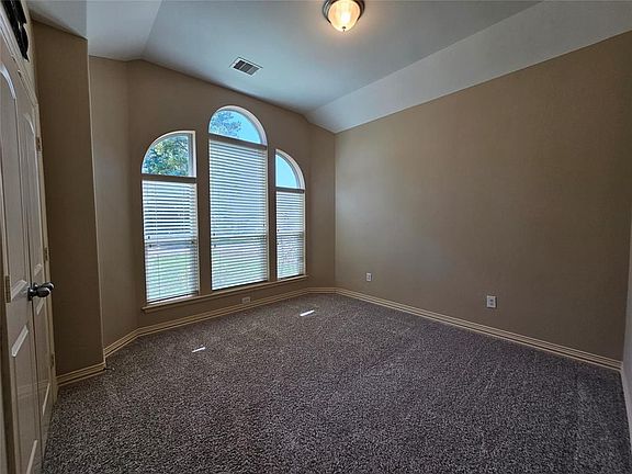 3rd image of 10423 Twin Circles Dr