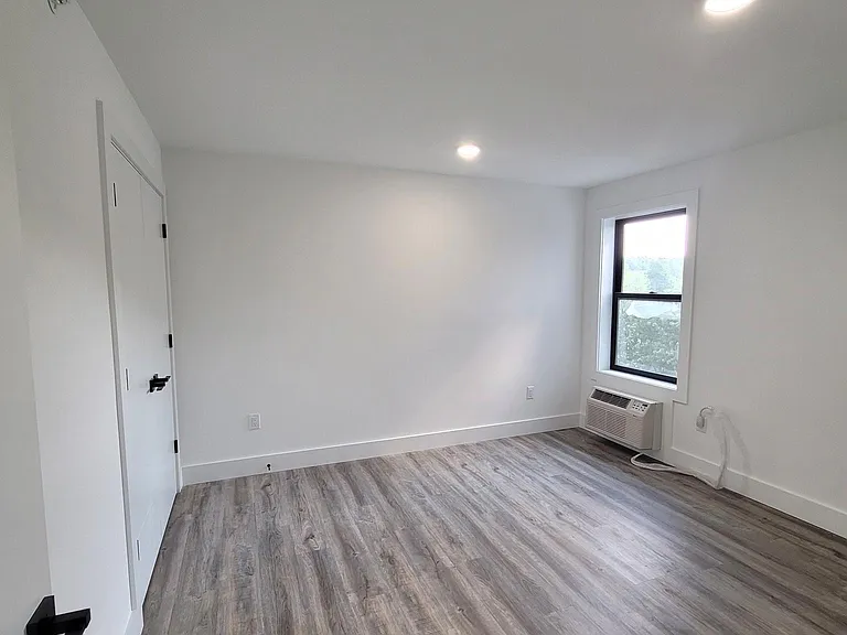 242 Spring St #2 — Photo 17
