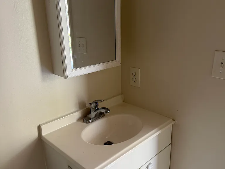 470 E Angeleno Ave — Photo 33