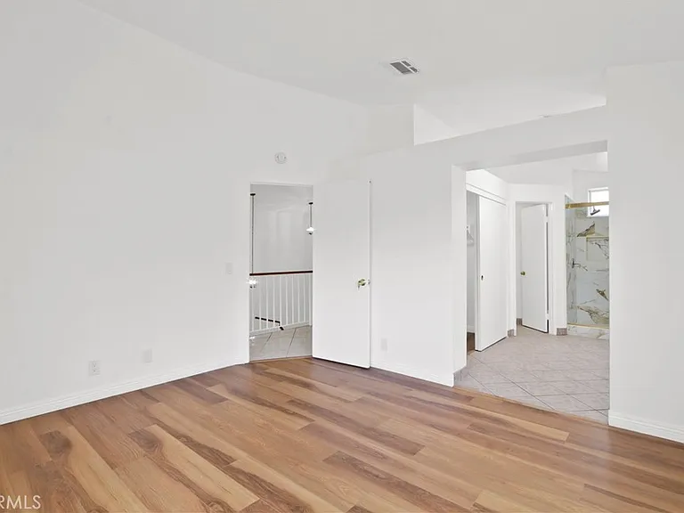5965 Stafford Ave — Photo 6