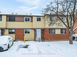 1993 Falkirk Cres, Ottawa, ON K1B 4Y8