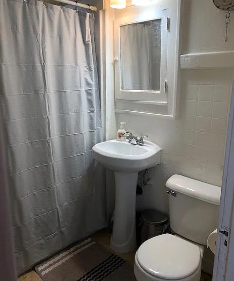 308 W Scott St — Photo 14