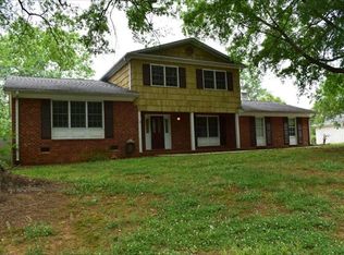 3121 Truitt Dr, Burlington, NC 27215