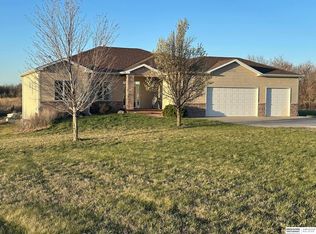 1530 Deer Trl, Roca, NE 68430