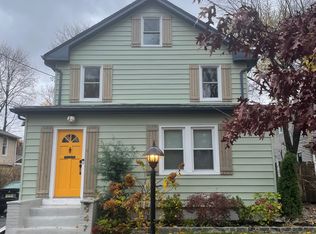 647 River Rd, Teaneck, NJ 07666