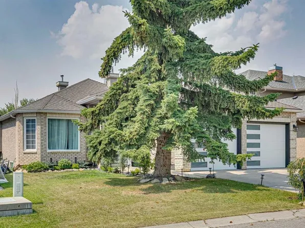 6991 E Christie Briar Mnr SW, Calgary, AB T3H 2R3