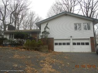 848 Holmdel Rd, Holmdel, NJ 07733