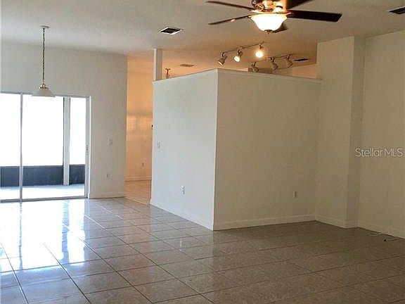 4th image of 3407 Carriage Lake Dr