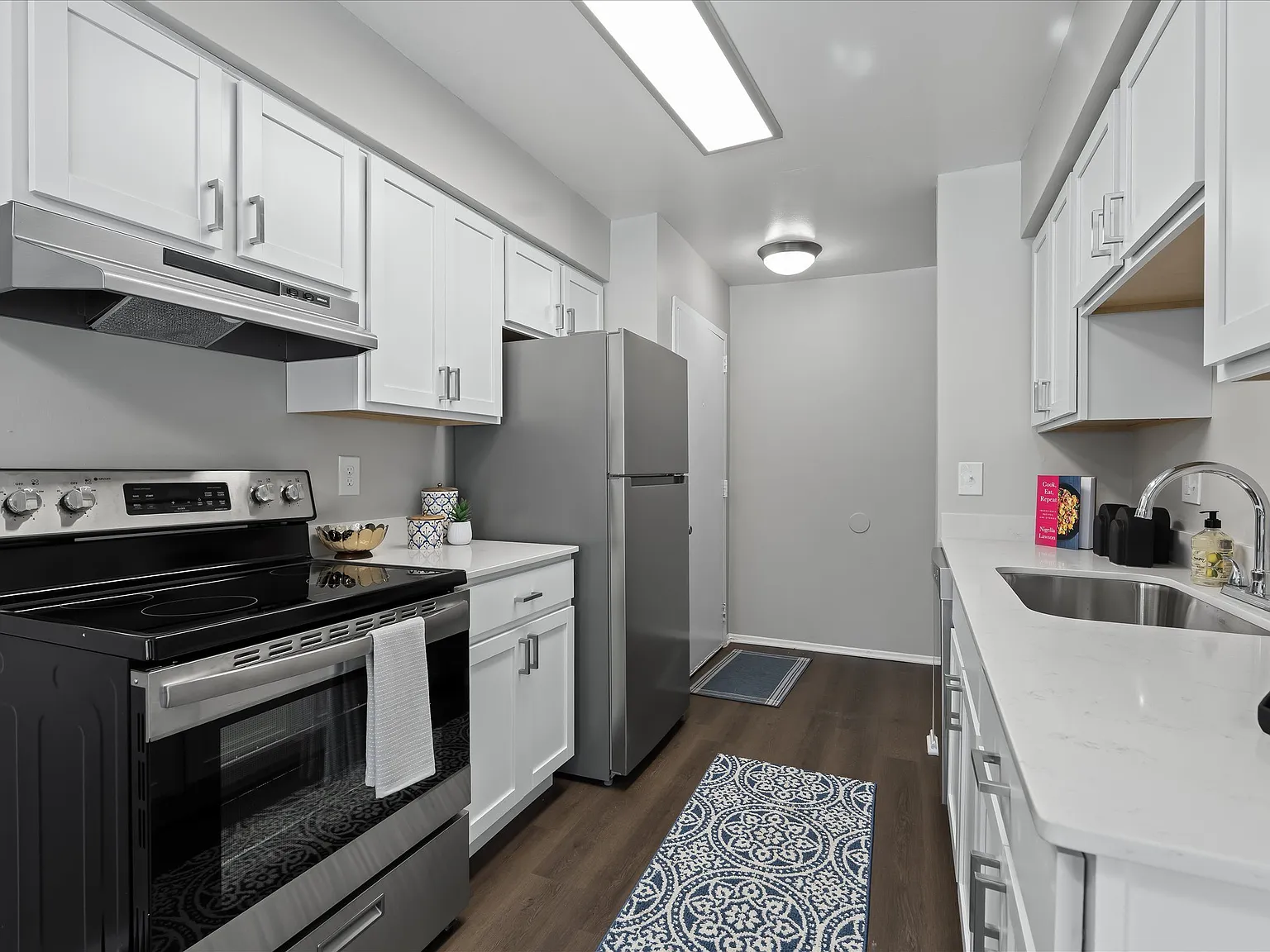 Newport Woods Apartments — Photo 4
