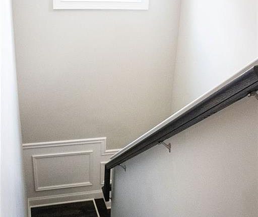 5th image of 4 Ivy Ln