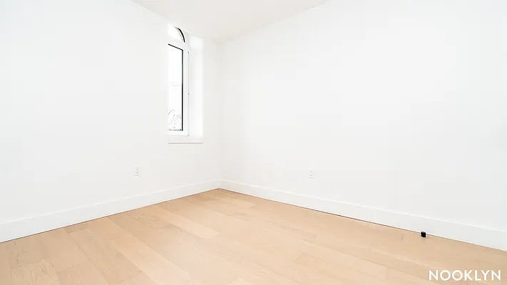 Rented by Nooklyn NYC LLC | media 40
