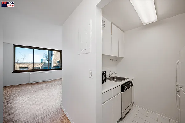 Rented by RELO REDAC INC. | media 14