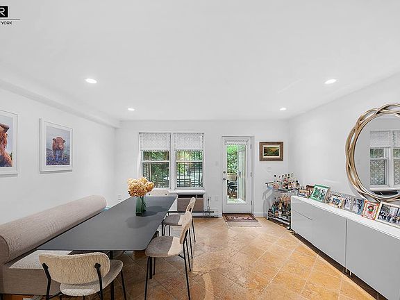 5th image of 487 W 22nd St