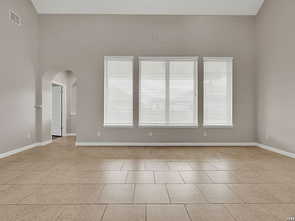 5th image of 4544 Meadow Green