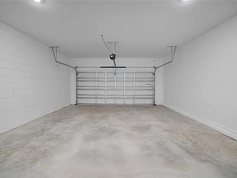5529 Nina Way — Photo 36