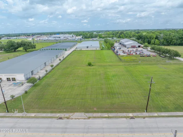 2124 W Willow St, Scott, LA 70583