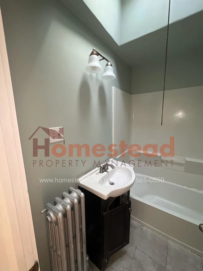 3 Bedroom Home in Upper Darby! — Photo 2