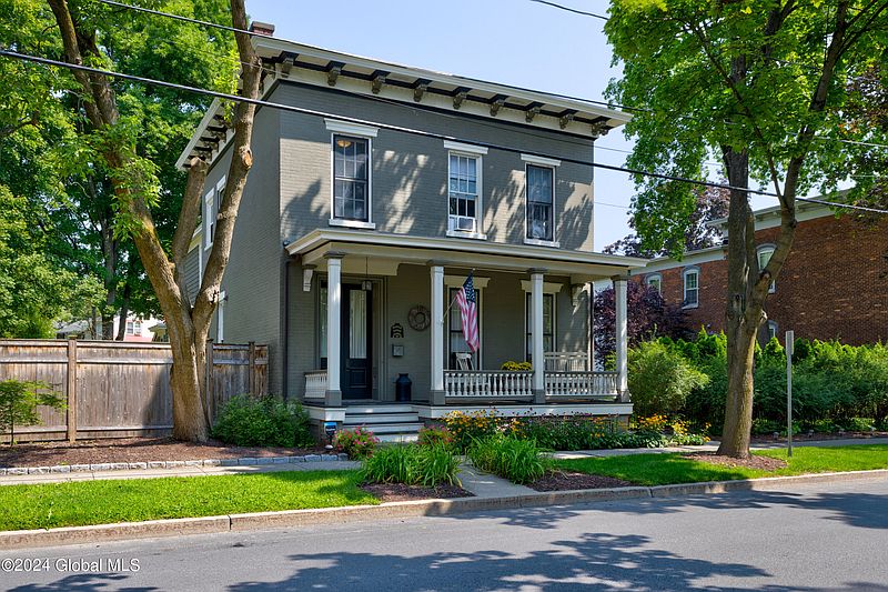3rd image of 111 Church Street