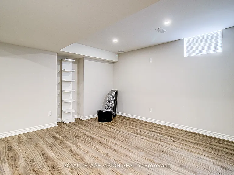 72 Jeanette St — Photo 30