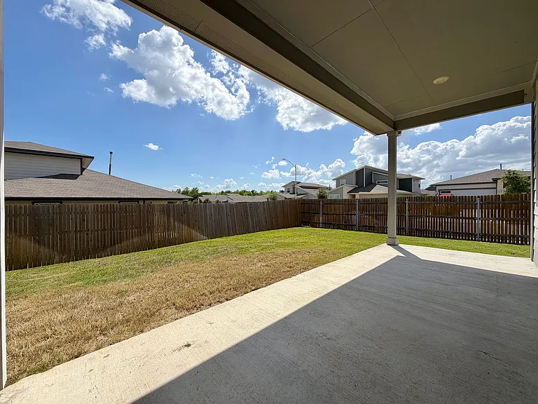 2901 Louris Ln — Photo 37