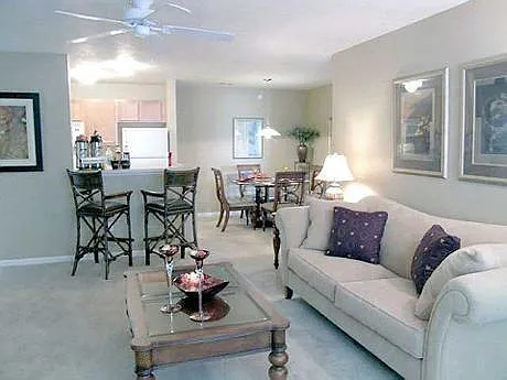 Townsend Apartments — Photo 1