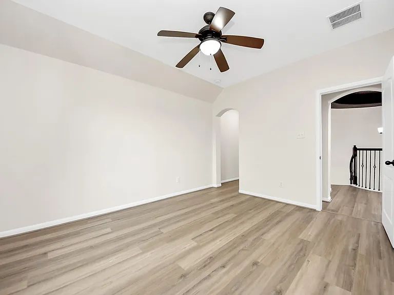 9815 Patricia Haven Ln — Photo 37