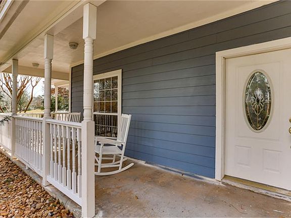 3rd image of 131 Lyndsey Dr
