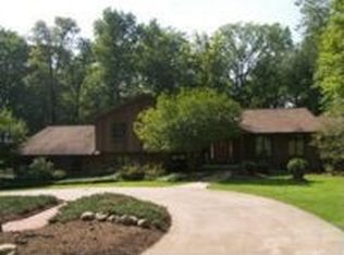 12410 Woodin Rd, Chardon, OH 44024