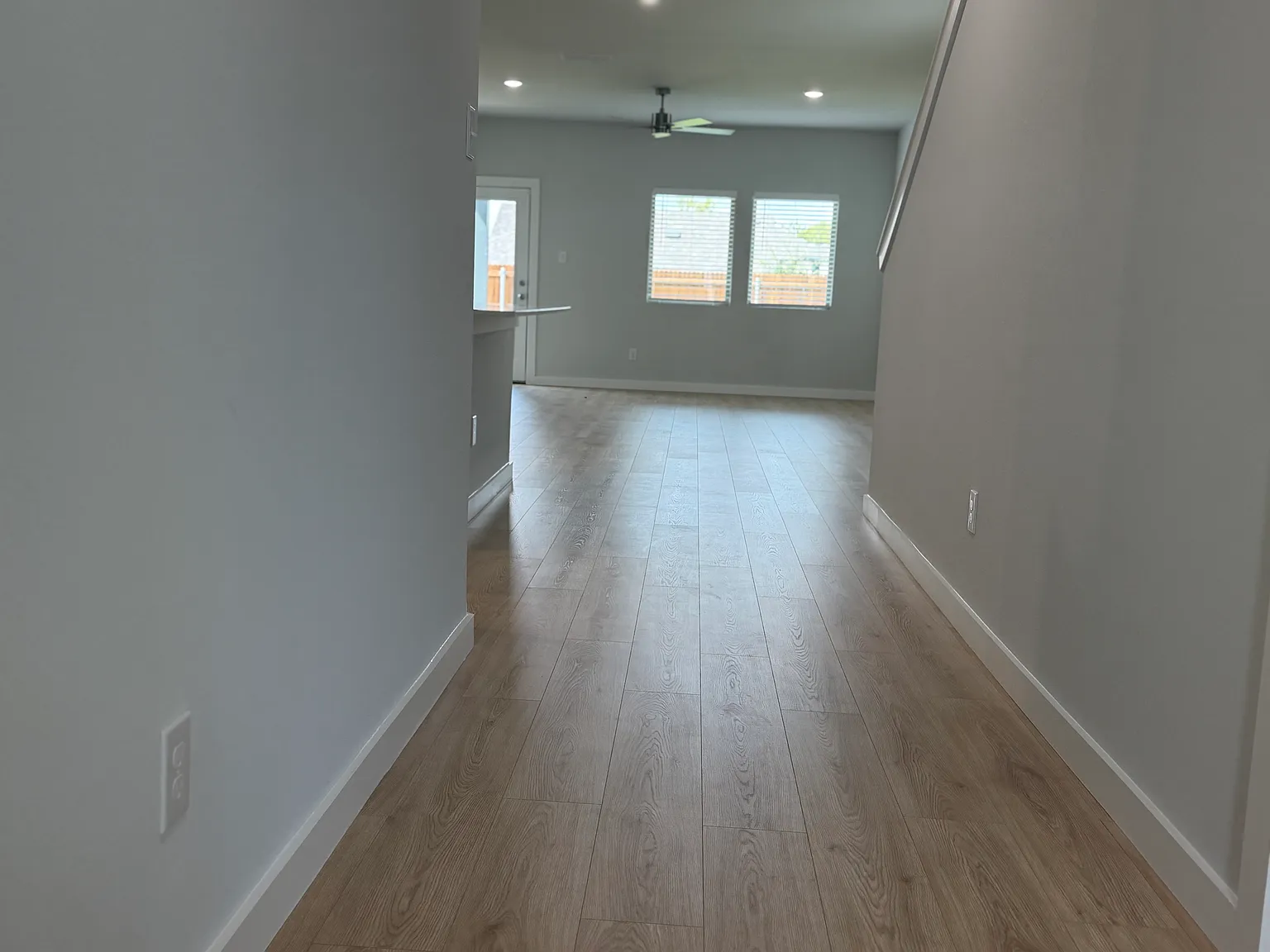 4 bed, 2.5 bath, 2300 sqft, $2,700 — Photo 2