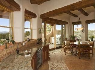 2 Windridge Cir, Santa Fe, NM 87506