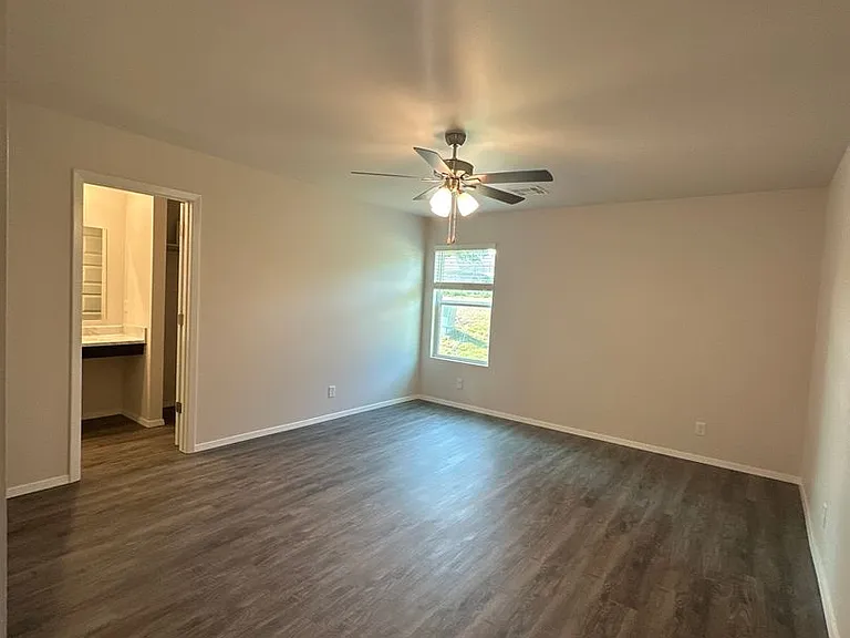 8009 E Oakland St — Photo 6