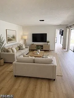 3 bed, 2.5 bath, 2109 sqft, $3,300 — Photo 4