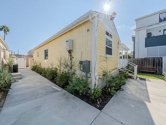 4th image of 331 Avocado St #H