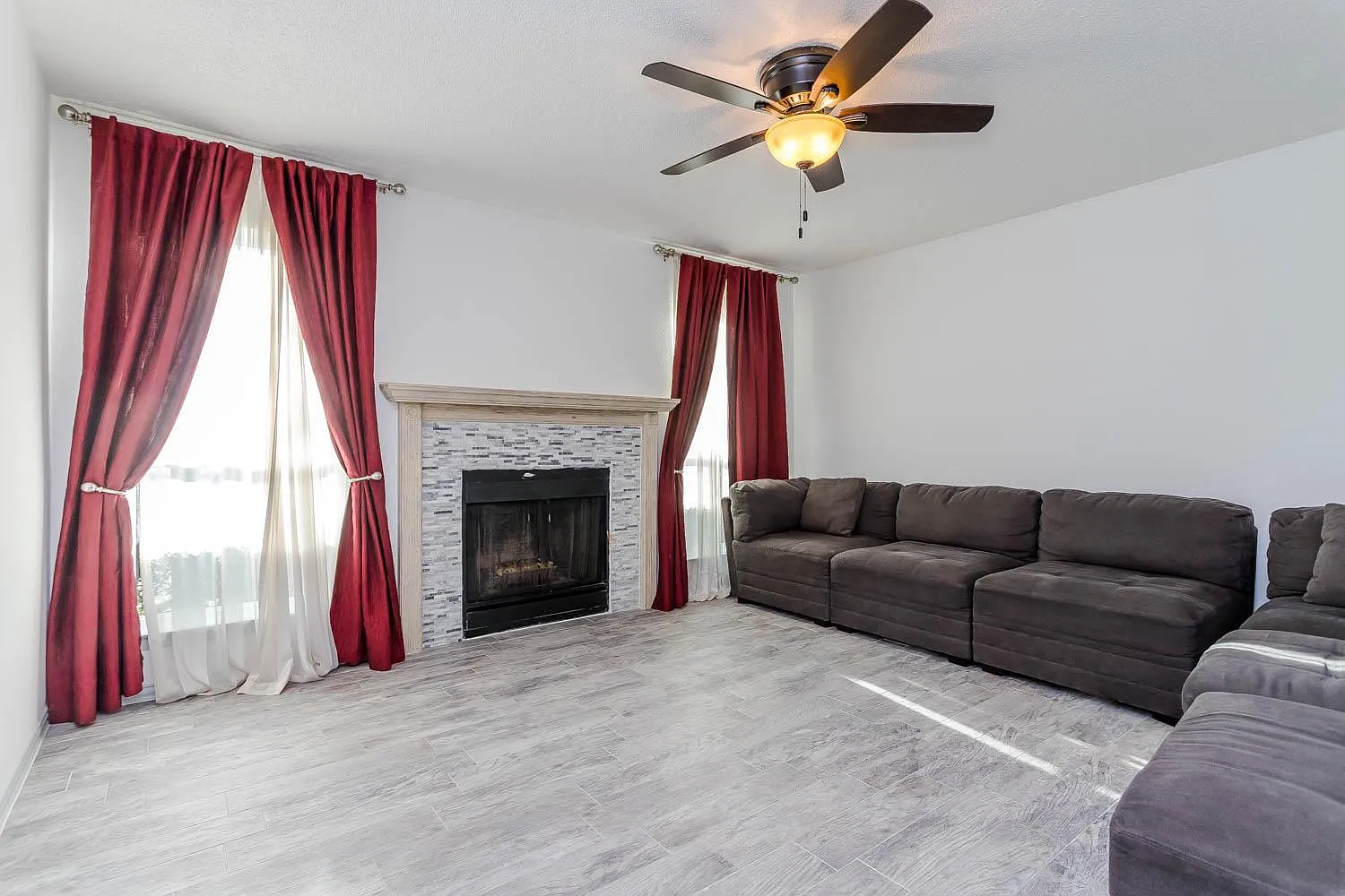 2 bed, 1030 sqft, $1,900 — Photo 1