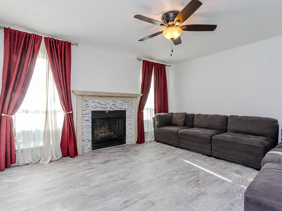1809 W Spring Creek Pkwy #C2