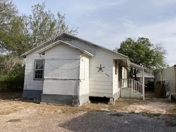 1003 Johnson St, Freer, TX 78357