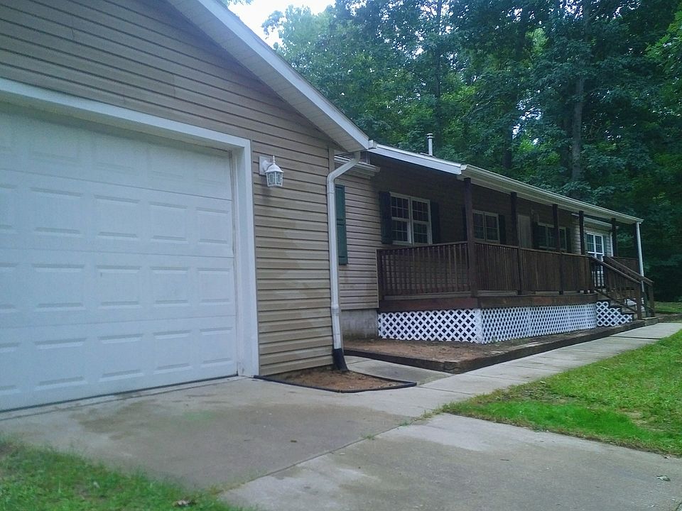 1st image of 2553 Lake Dr