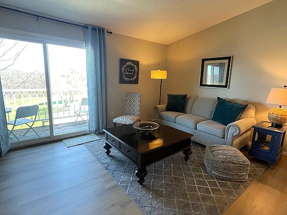 3rd image of 907 Huckleberry Heights Dr #907