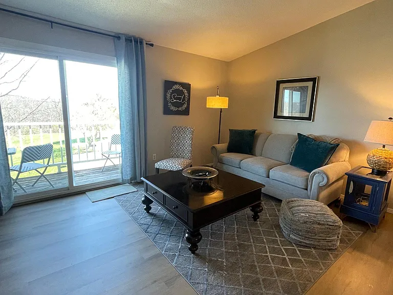 907 Huckleberry Heights Dr #907 — Photo 3