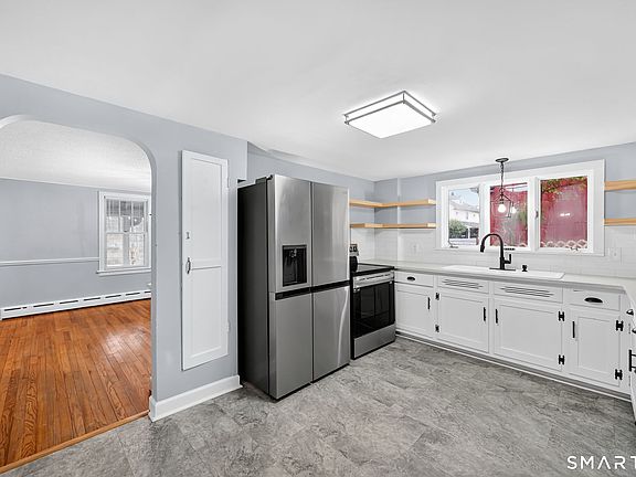 5th image of 4 Leonard Road