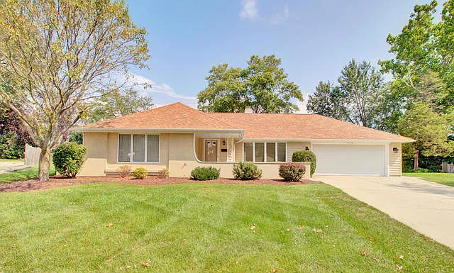 930 Bradford Ct photo 1